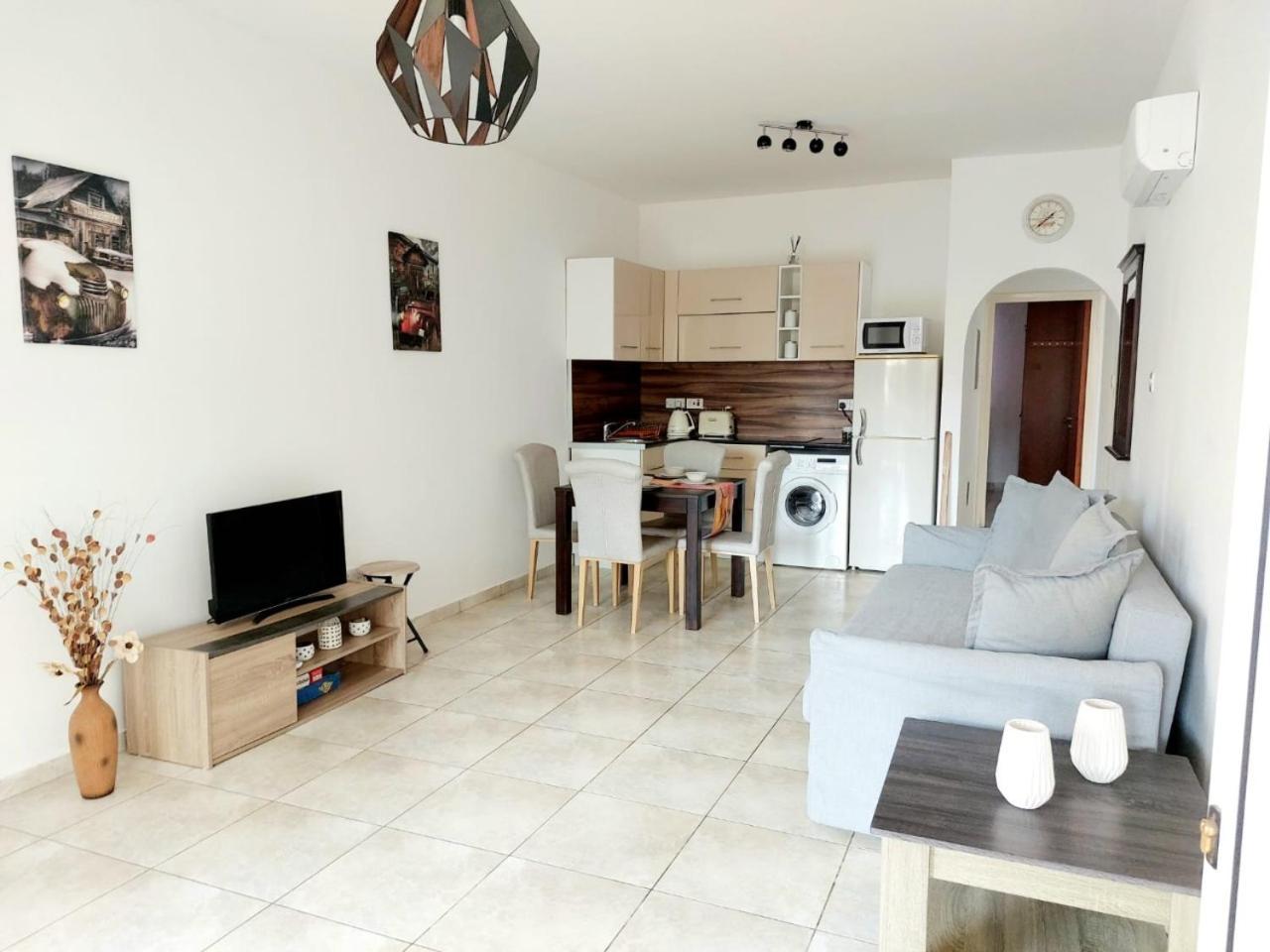 Joanne'S Cosy 1 Bdrm Apt Paphos Exterior photo
